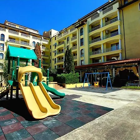 Апартамент Summer Dreams - Menada *